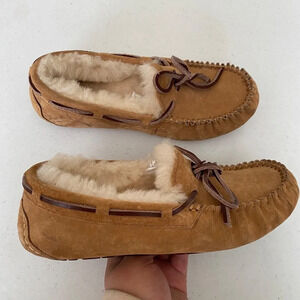 Ugg sheepskin lined driving shoe tan‎ leather UGG Sz 4 slippers lace tie